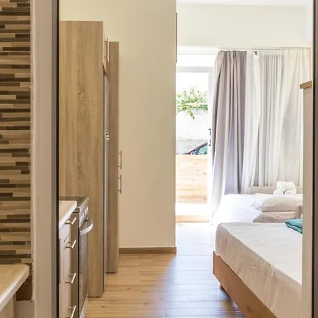 Zefyros * העיירה רתימנו